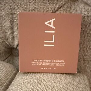 ILIA Lightshift Cream Highlighter - Soft Pink Glow